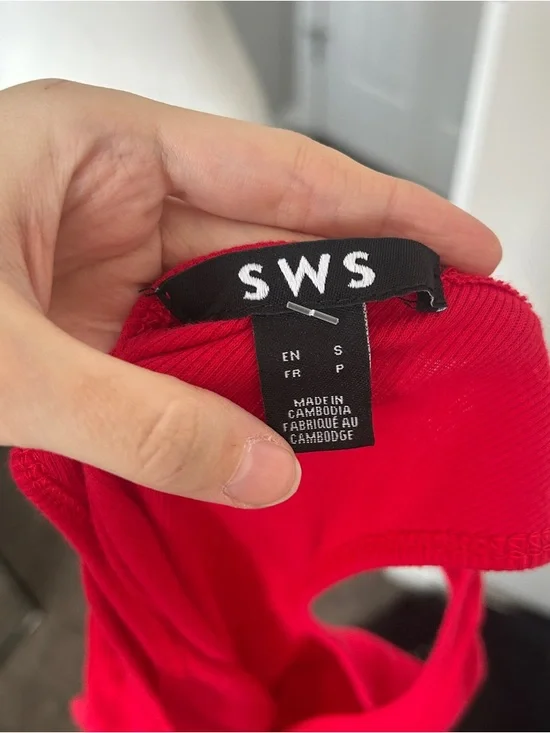 Y2K “SWS” Plain Red Ribbed Tank Top - Picture 6 of 7